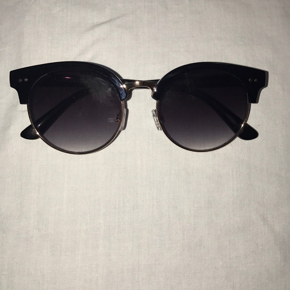 Black and Gold Trimmed Circular Frame Sunglasses - Picture 2 of 5